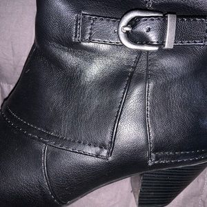 Size 9 black boots.